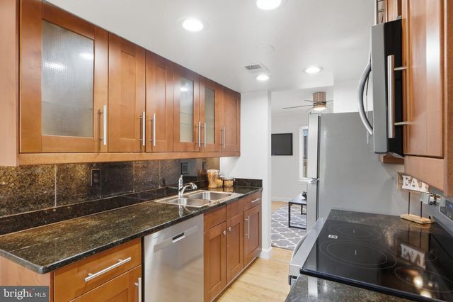 9637 MARSTON LN, Gaithersburg, MD 20886