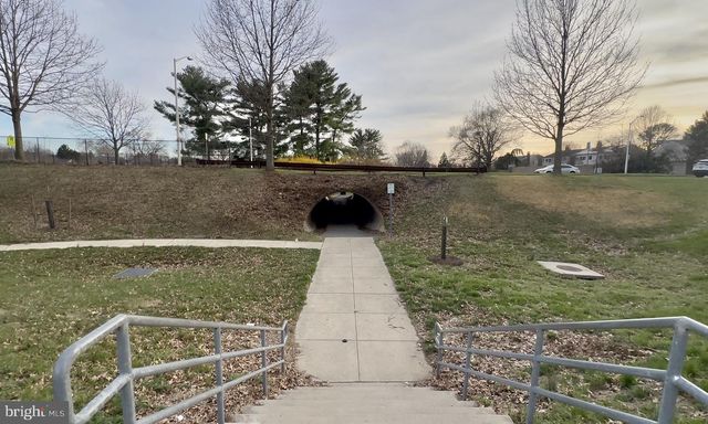 9637 MARSTON LN, Gaithersburg, MD 20886