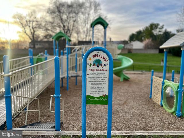 9637 MARSTON LN, Gaithersburg, MD 20886