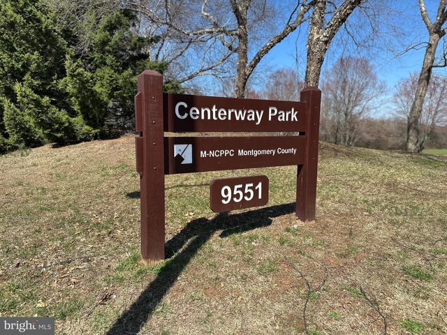 9637 MARSTON LN, Gaithersburg, MD 20886