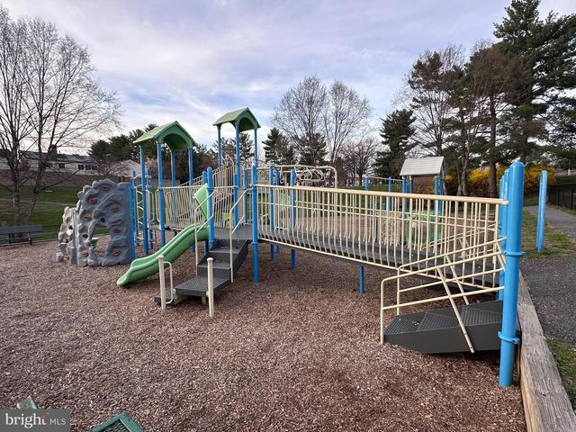 9637 MARSTON LN, Gaithersburg, MD 20886