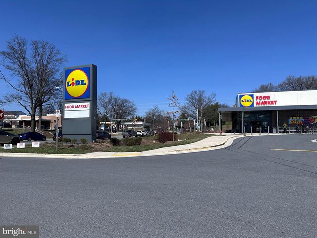 9637 MARSTON LN, Gaithersburg, MD 20886