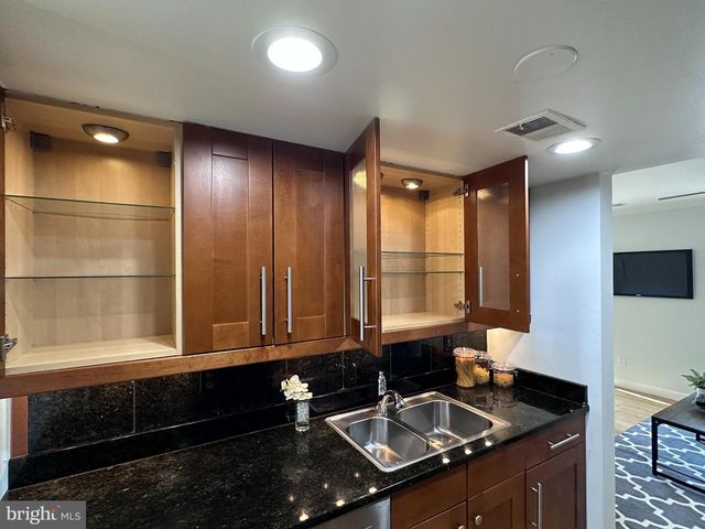 9637 MARSTON LN, Gaithersburg, MD 20886