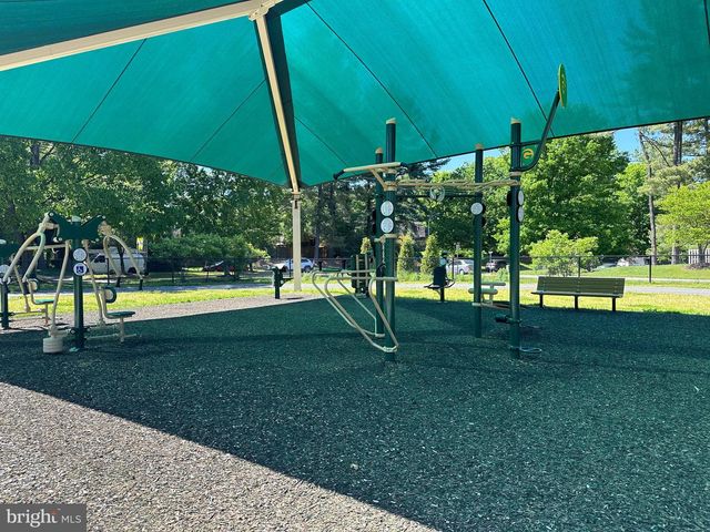 9637 MARSTON LN, Gaithersburg, MD 20886