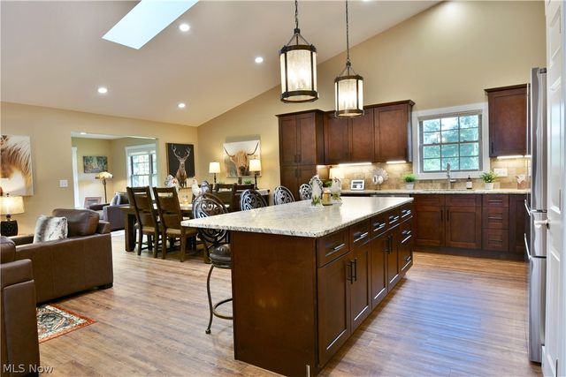 12 Bayview Circle, Cortland, OH 44410