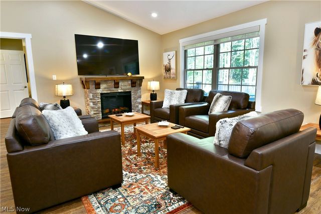12 Bayview Circle, Cortland, OH 44410