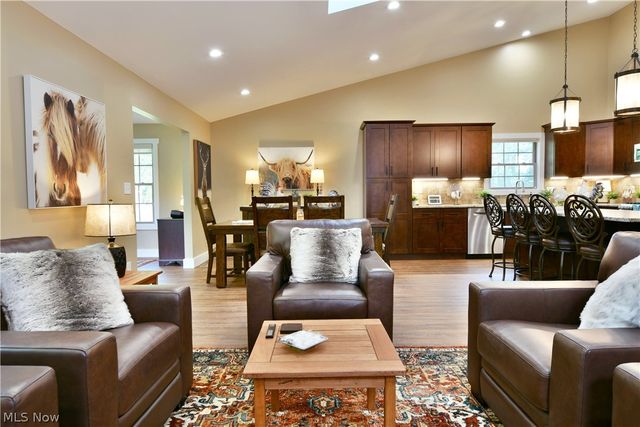 12 Bayview Circle, Cortland, OH 44410