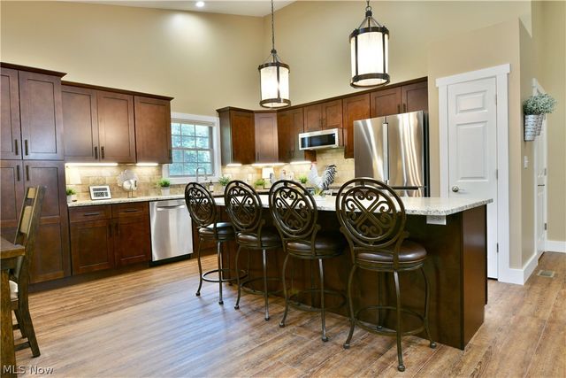 12 Bayview Circle, Cortland, OH 44410