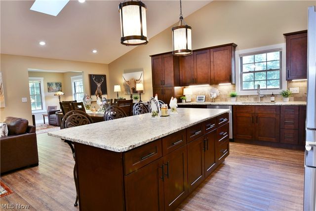 12 Bayview Circle, Cortland, OH 44410