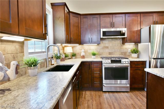 12 Bayview Circle, Cortland, OH 44410
