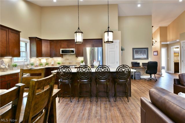 12 Bayview Circle, Cortland, OH 44410