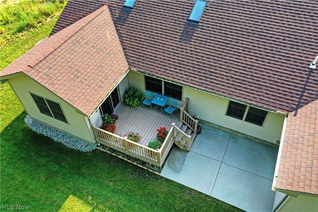 12 Bayview Circle, Cortland, OH 44410