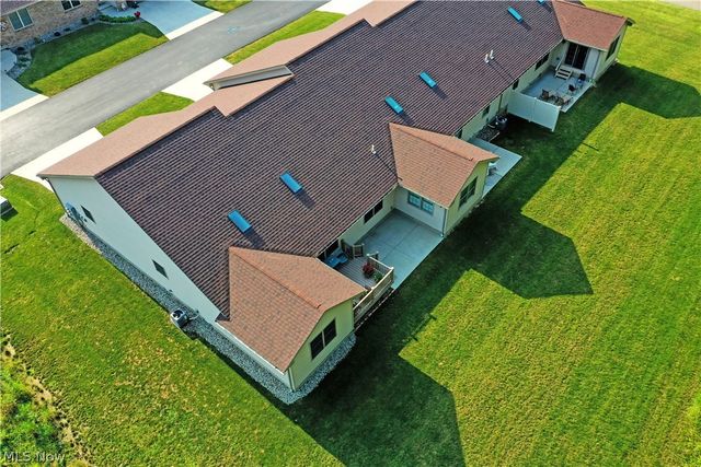 12 Bayview Circle, Cortland, OH 44410