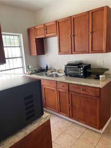 1120 NW 31st St, Miami, FL 33127