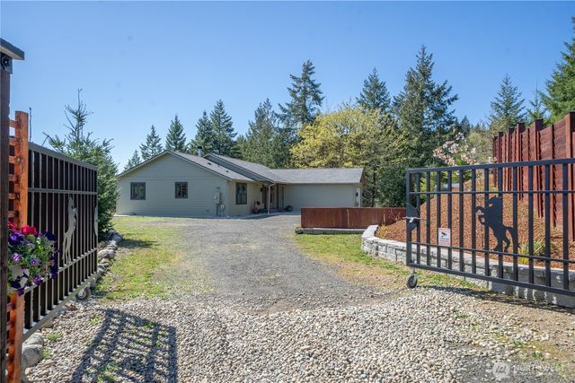 151 NE Myrlis Joy Drive, Tahuya, WA 98588