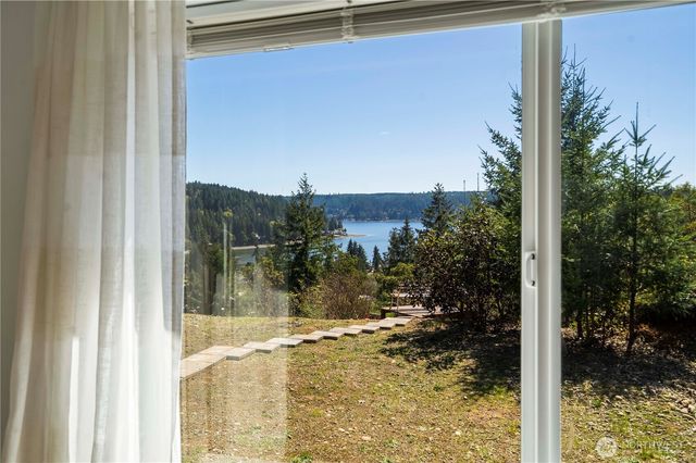 151 NE Myrlis Joy Drive, Tahuya, WA 98588