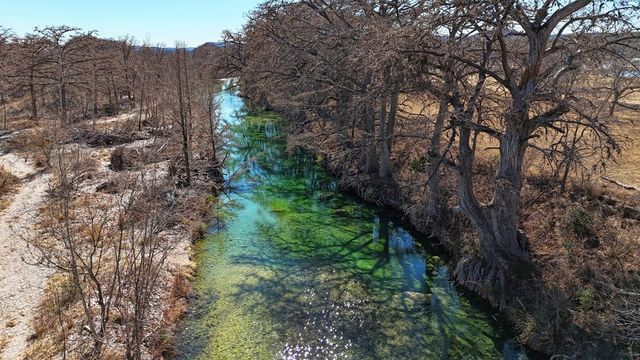 196 Canal Circle, Rio Frio, TX 78879