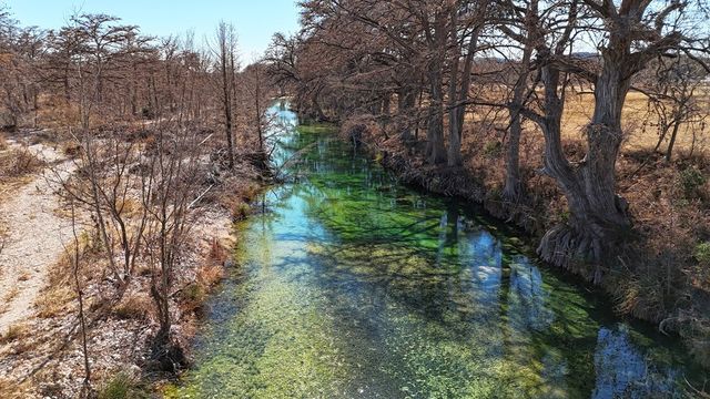 196 Canal Circle, Rio Frio, TX 78879
