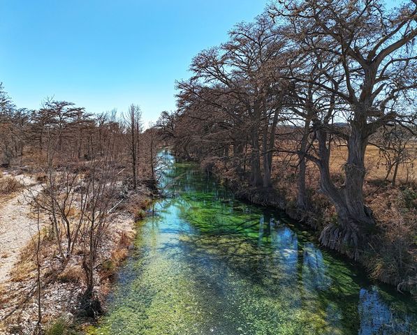 196 Canal Circle, Rio Frio, TX 78879