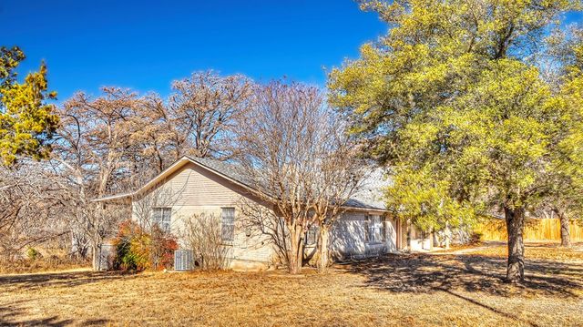196 Canal Circle, Rio Frio, TX 78879