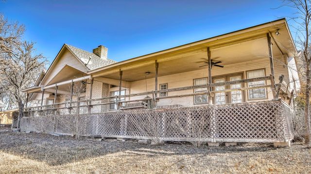 196 Canal Circle, Rio Frio, TX 78879