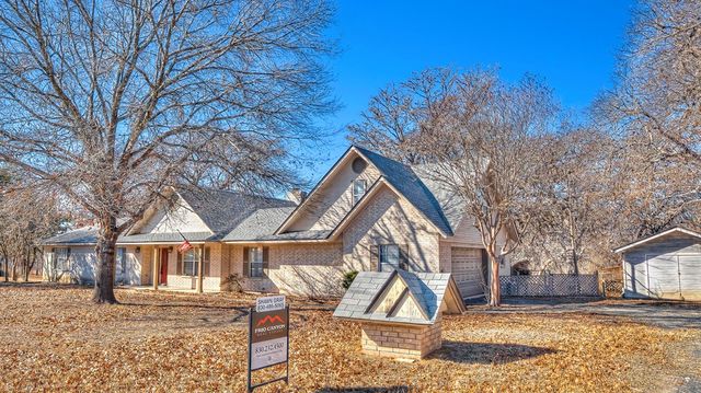 196 Canal Circle, Rio Frio, TX 78879