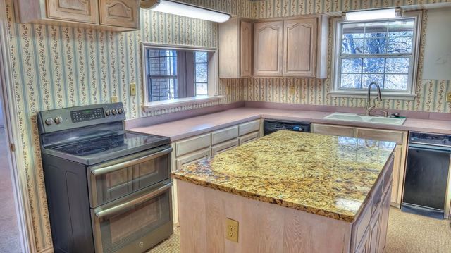 196 Canal Circle, Rio Frio, TX 78879