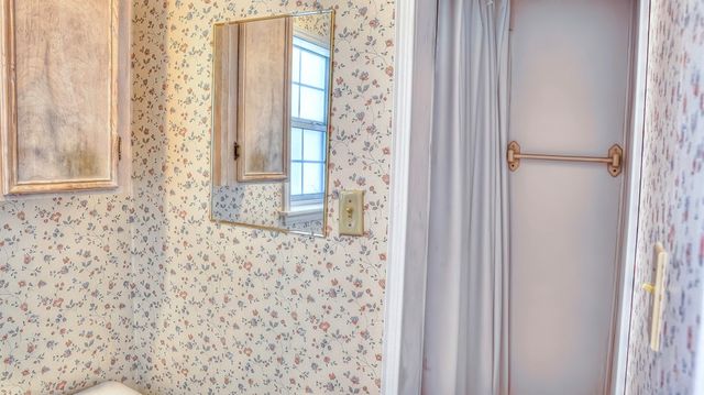 196 Canal Circle, Rio Frio, TX 78879