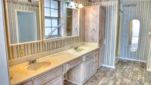 196 Canal Circle, Rio Frio, TX 78879