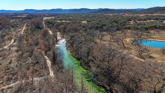 196 Canal Circle, Rio Frio, TX 78879