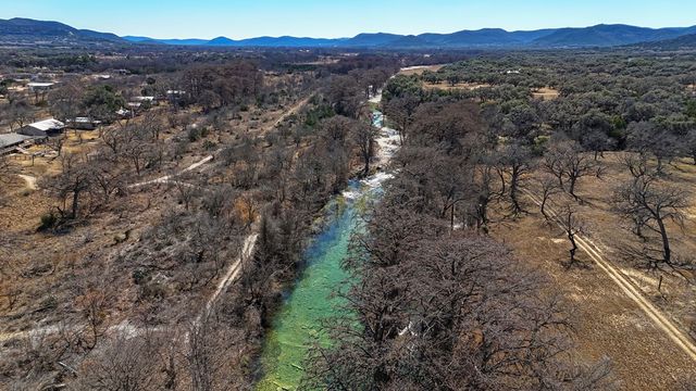 196 Canal Circle, Rio Frio, TX 78879