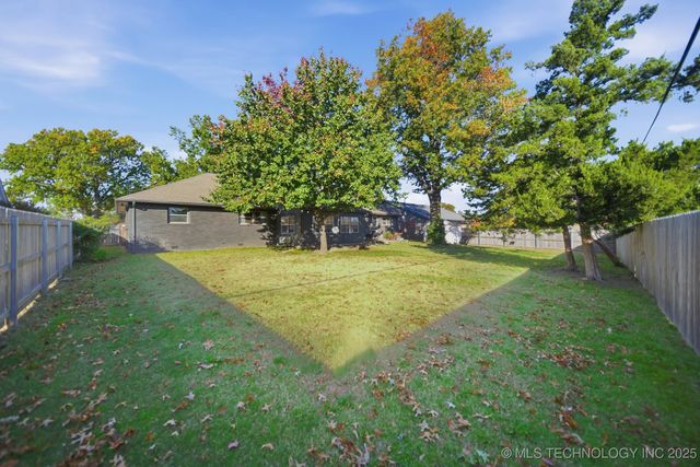 5849 S Irvington Avenue, Tulsa, OK 74135