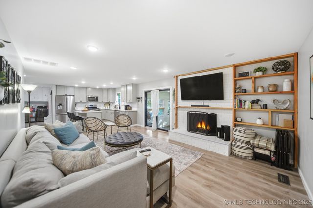 5849 S Irvington Avenue, Tulsa, OK 74135