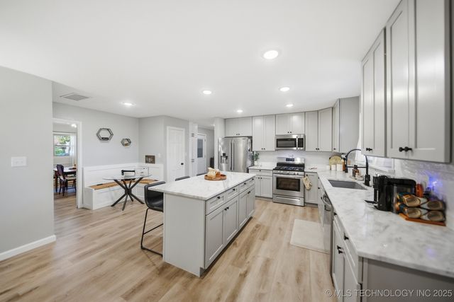 5849 S Irvington Avenue, Tulsa, OK 74135