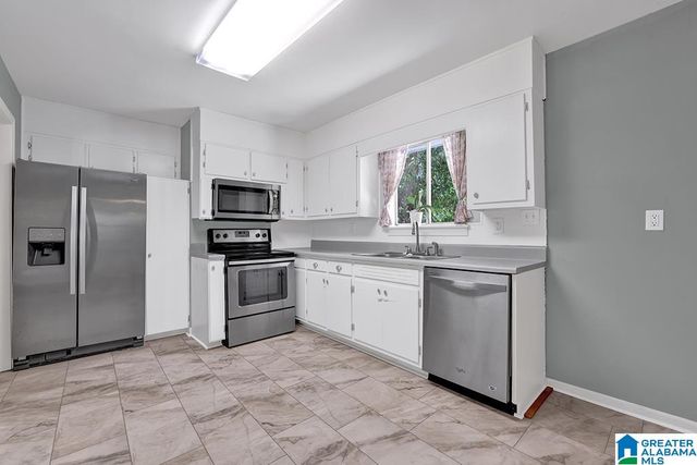 1072 ALFORD AVENUE, Hoover, AL 35226