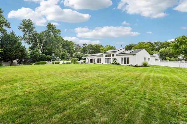 75 Arbor Field Way, Lake Grove, NY 11755