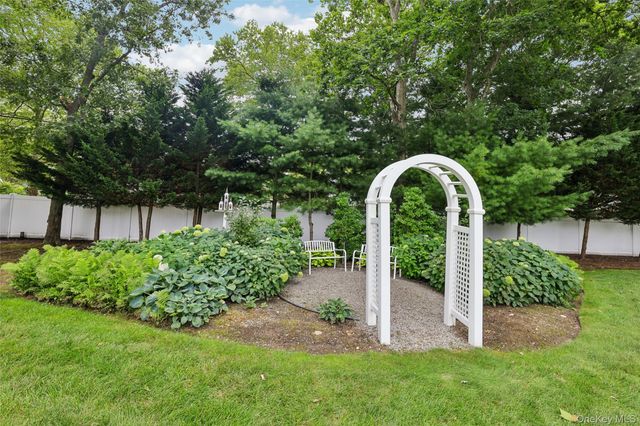 75 Arbor Field Way, Lake Grove, NY 11755