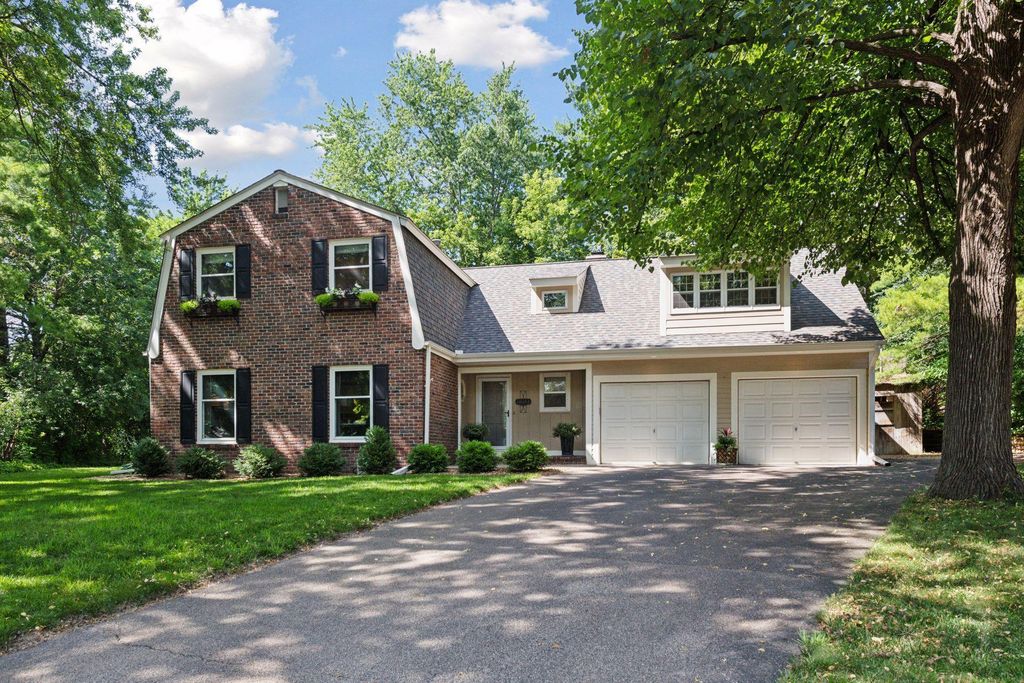10301 Brunswick Circle, Bloomington, MN 55438