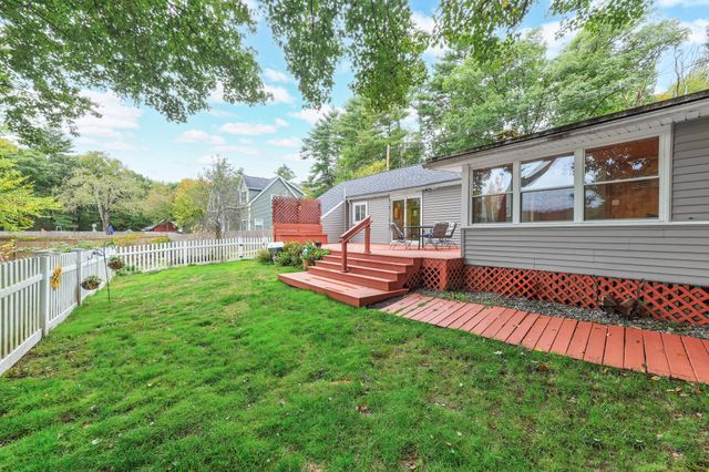 43 Mashapaug Rd, Holland, MA 01521