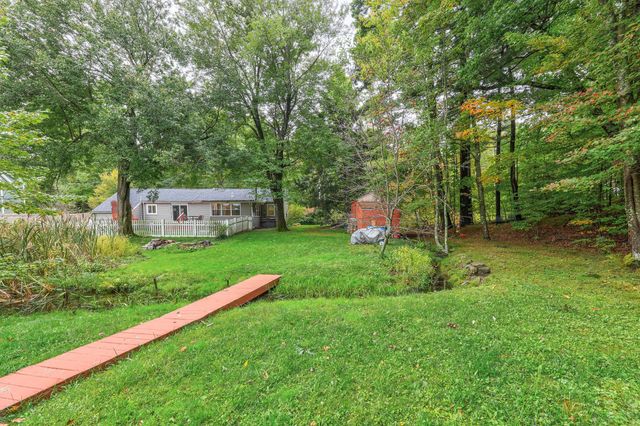 43 Mashapaug Rd, Holland, MA 01521