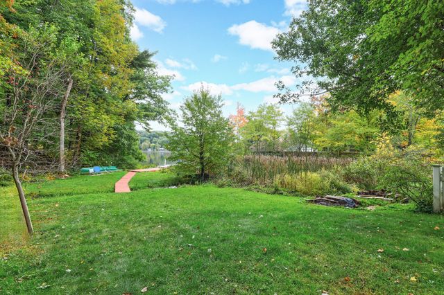 43 Mashapaug Rd, Holland, MA 01521