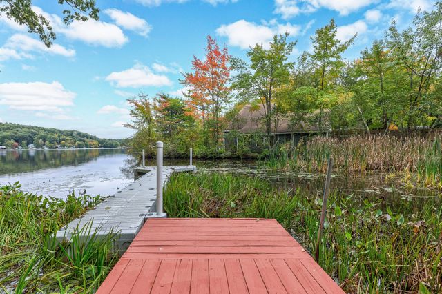 43 Mashapaug Rd, Holland, MA 01521