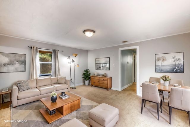 43 Mashapaug Rd, Holland, MA 01521