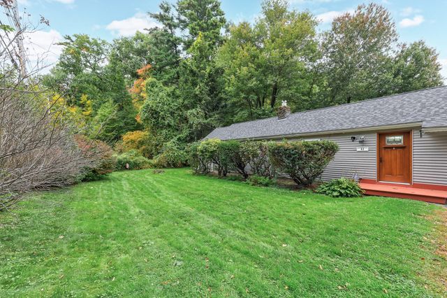 43 Mashapaug Rd, Holland, MA 01521