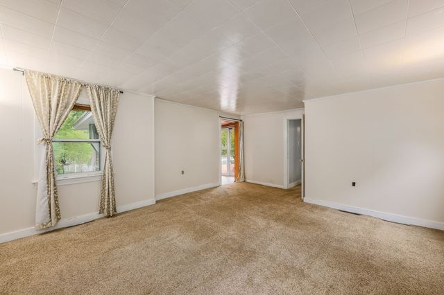 43 Mashapaug Rd, Holland, MA 01521