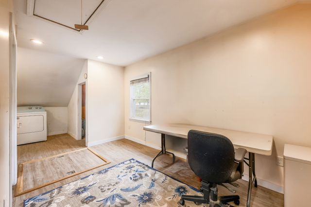 43 Mashapaug Rd, Holland, MA 01521