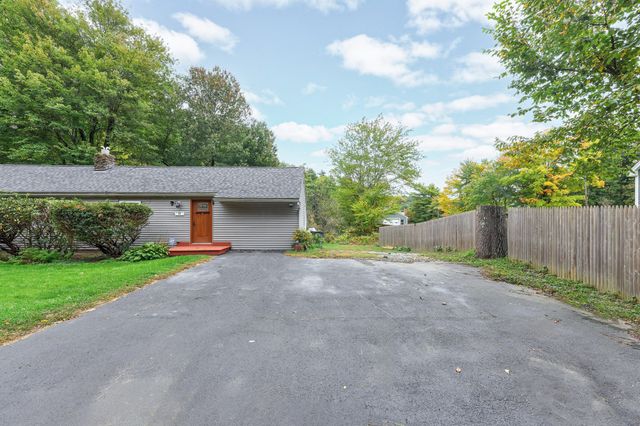43 Mashapaug Rd, Holland, MA 01521