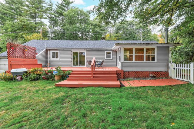43 Mashapaug Rd, Holland, MA 01521