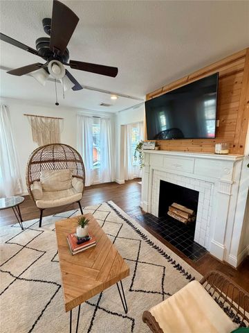 3014 Wentworth Street B, Houston, TX 77004