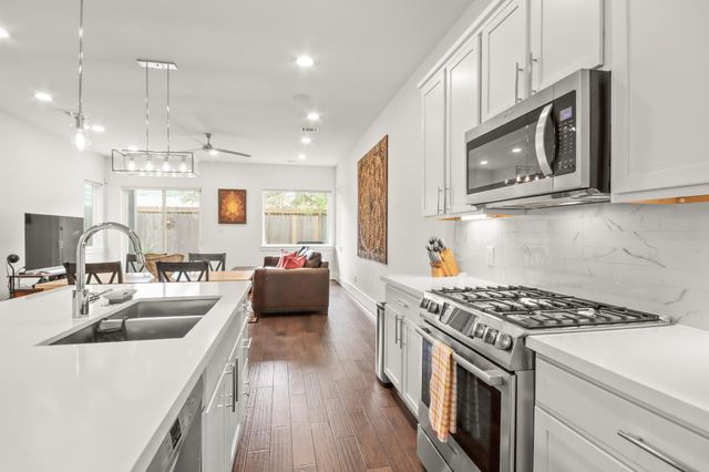 2405 Freeman Street, Houston, TX 77009